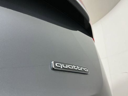 Used 2024 Audi Q5 2.0T Premium w/ Convenience Package image 32