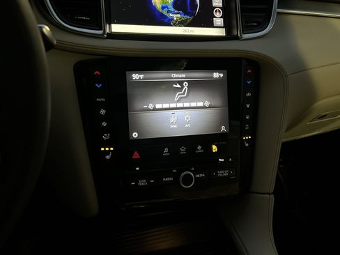 Used 2020 INFINITI QX50 Luxe w/ Navigation Package image 19