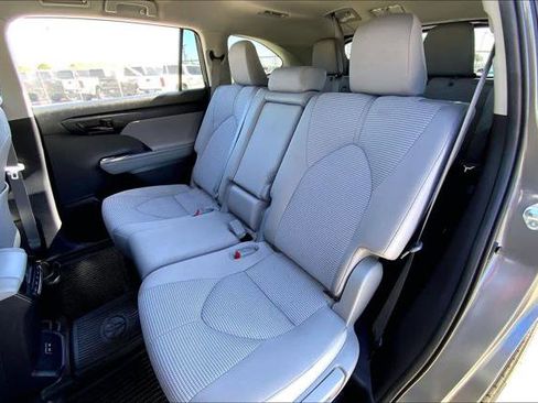 Certified 2023 Toyota Highlander LE image 20