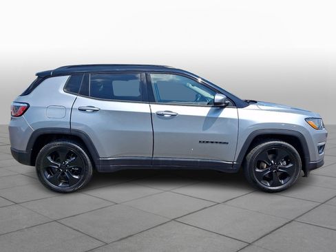 Used 2019 Jeep Compass Latitude FWD image 8