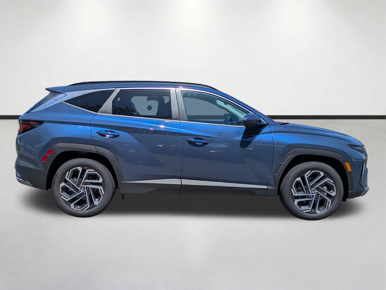 New 2026 Hyundai Tucson SEL Plus w/ Tow & Go Package FWD image 4