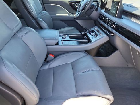 Used 2020 Lincoln Aviator Grand Touring w/ Equipment Group 302A AWD/4WD image 16