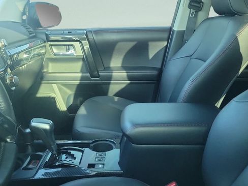 Used 2018 Toyota 4Runner TRD Off-Road Premium AWD/4WD image 3