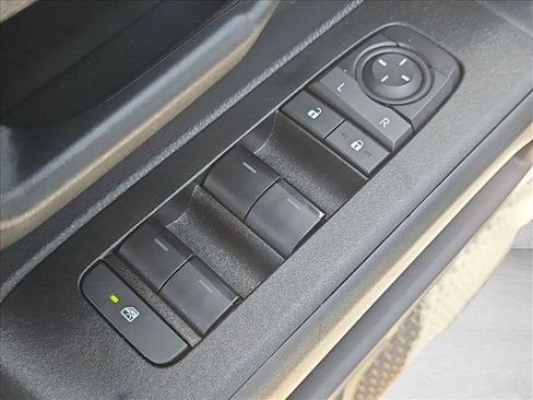 Used 2025 Toyota 4Runner SR5 AWD/4WD image 11