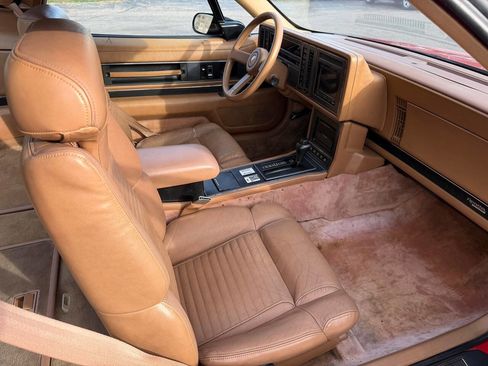 Used 1988 Buick Reatta Coupe image 12