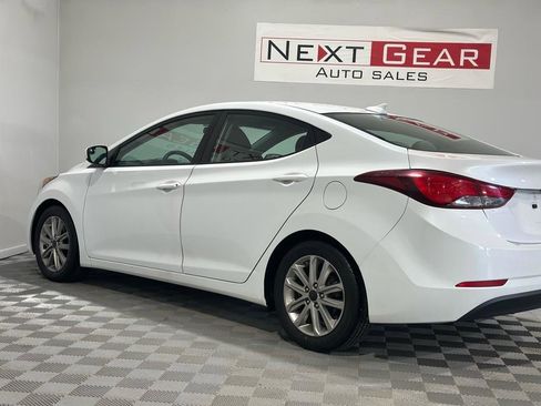 Used 2016 Hyundai Elantra SE w/ Option Group 02 FWD image 7