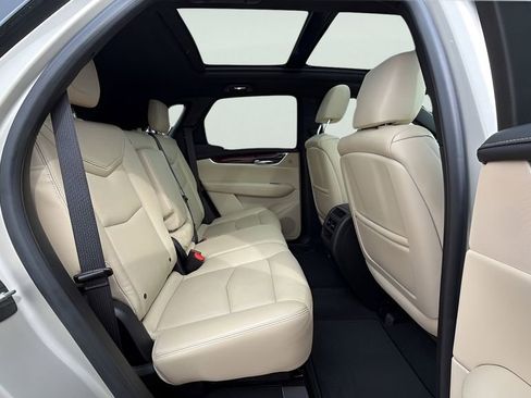 Used 2017 Cadillac XT5 Luxury image 39