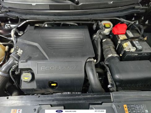 Used 2017 Lincoln MKT AWD image 16