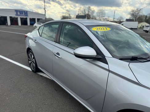 Used 2021 Nissan Altima 2.5 SV FWD image 10