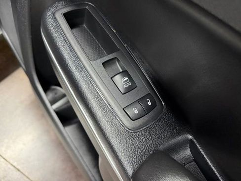 Used 2018 Chrysler 300 S AWD/4WD image 25