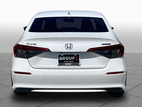 Used 2024 Honda Civic Touring image 4