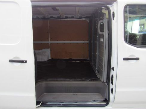 Used 2019 Nissan NV 2500 SV image 7