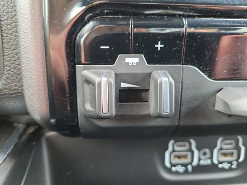 Used 2023 RAM 1500 Laramie image 29