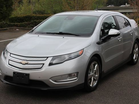 Used 2014 Chevrolet Volt Premium w/ Premium Trim Package FWD image 1