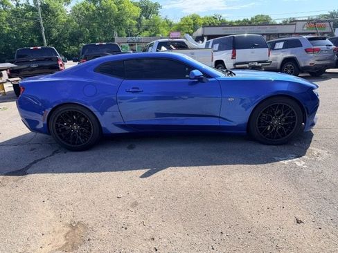 Used 2017 Chevrolet Camaro LT w/ Technology Package RWD image 4