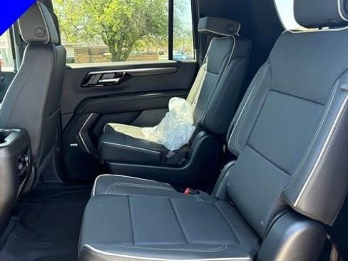 New 2026 Chevrolet Suburban Premier w/ Sun And Tow Package AWD/4WD image 25