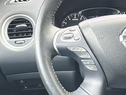 Certified 2020 Nissan Pathfinder SV image 16