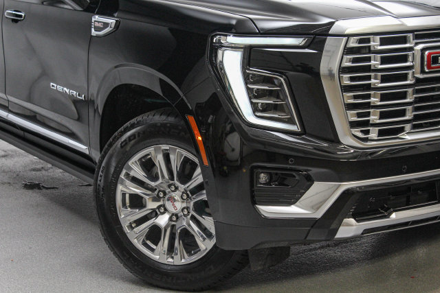 Certified 2026 GMC Yukon Denali w/ Sun & Power Step Package AWD/4WD image 3