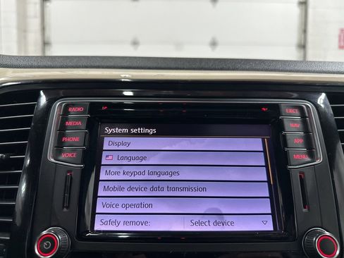 Used 2019 Volkswagen Beetle 2.0T Final Edition SEL image 30