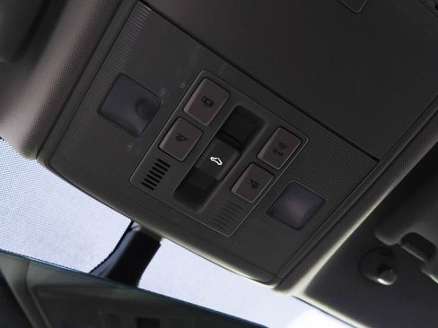 Used 2021 Volkswagen Jetta SE w/ SE Cold Weather Package image 33