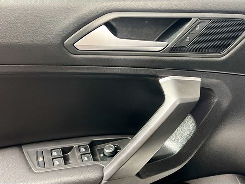 Used 2021 Volkswagen Tiguan SE R-Line image 16