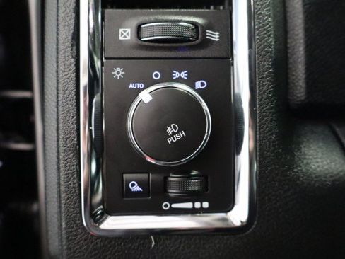 Used 2014 RAM 2500 Laramie w/ Convenience Group AWD/4WD image 35