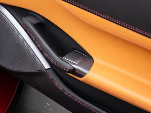 Used 2019 Ferrari Portofino RWD image 59