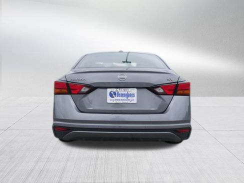 Used 2024 Nissan Altima 2.5 SV image 4