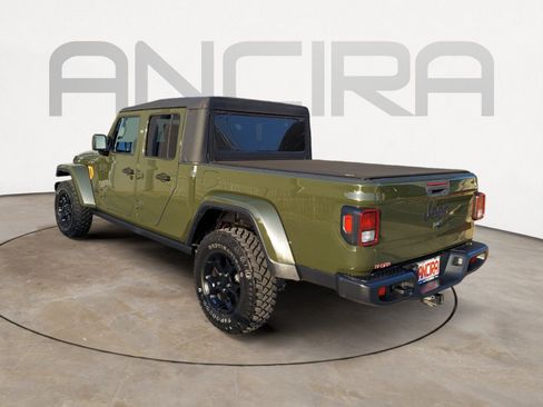 Used 2023 Jeep Gladiator Sport AWD/4WD image 8