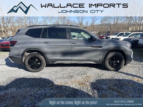 New 2026 Volkswagen Atlas Peak Edition AWD/4WD image 1