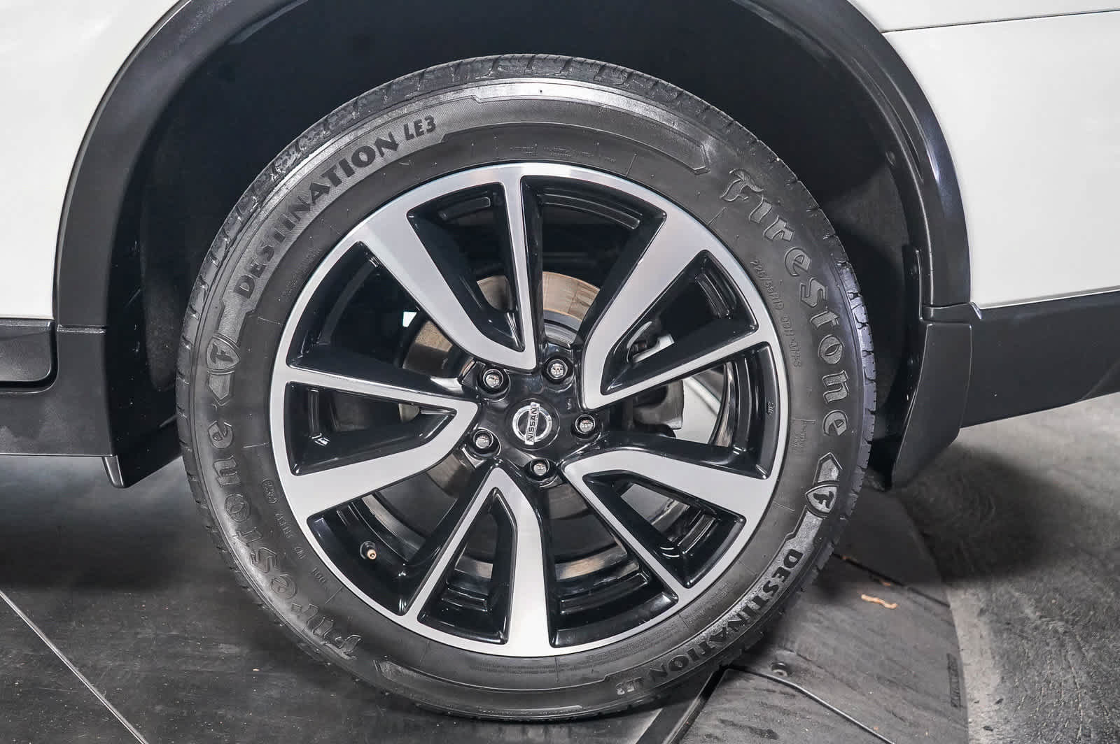 Used 2019 Nissan Rogue SL w/ Premium Package FWD image 8
