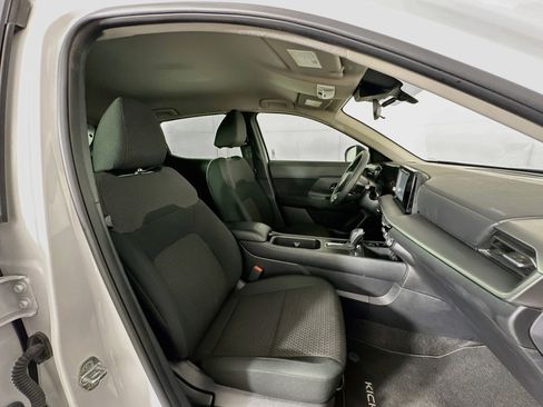 Used 2025 Nissan Kicks S FWD image 28