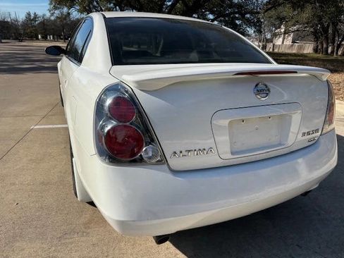 Used 2005 Nissan Altima 3.5 SE w/ (V01) Leather Pkg image 14
