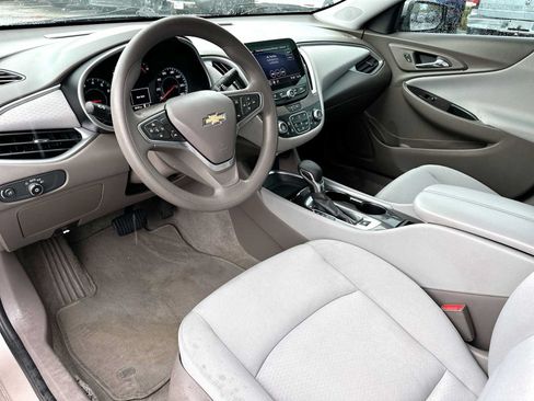 Used 2023 Chevrolet Malibu LT FWD image 18