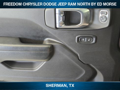 Used 2022 Jeep Wrangler Unlimited Sport image 17