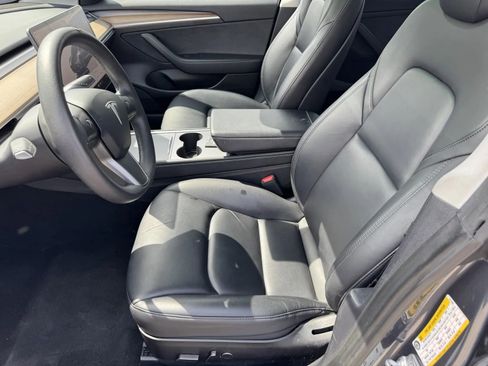 Used 2023 Tesla Model 3 Standard Range image 10