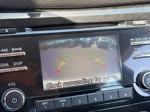 Used 2018 Nissan Rogue Sport S image 4