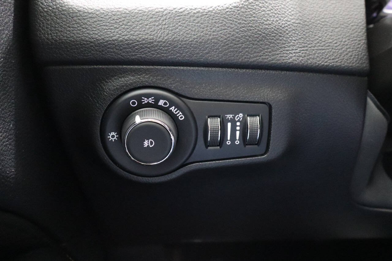 Used 2020 Jeep Compass Limited AWD/4WD image 18