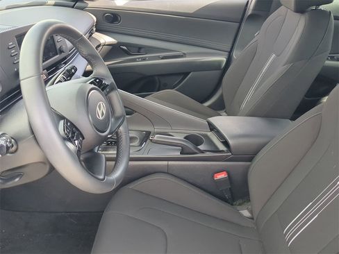 New 2025 Hyundai Elantra Sport image 18