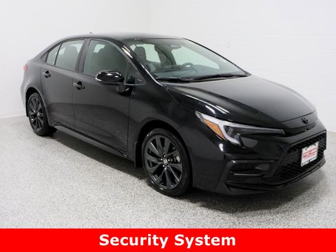 Used 2025 Toyota Corolla SE image 4