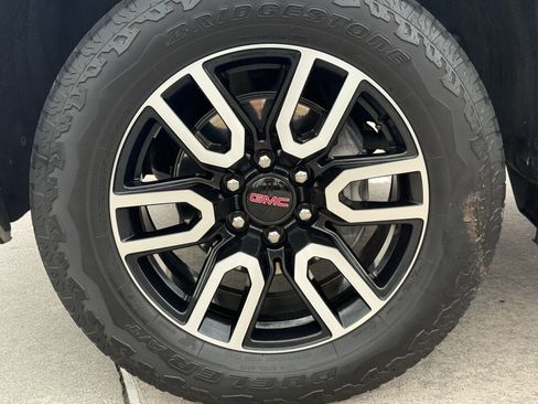 Used 2022 GMC Sierra 1500 AT4 w/ AT4 Premium Package image 12