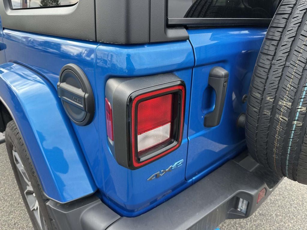 Used 2024 Jeep Wrangler Unlimited w/ Convenience Group AWD/4WD image 9