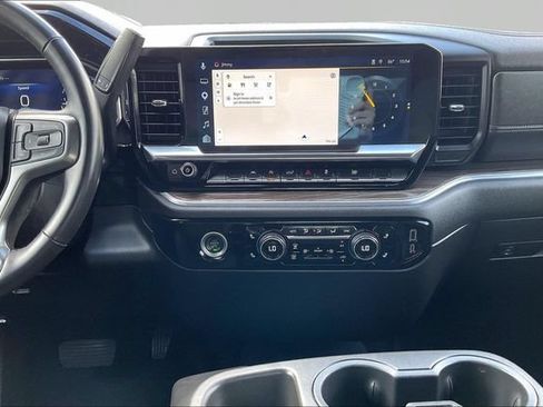 Used 2023 Chevrolet Silverado 1500 LT AWD/4WD image 9