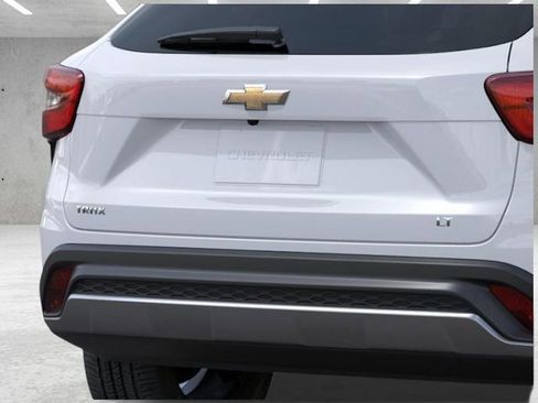 New 2026 Chevrolet Trax LT FWD image 14