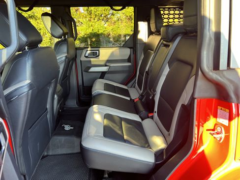 Used 2023 Ford Bronco Wildtrak image 31