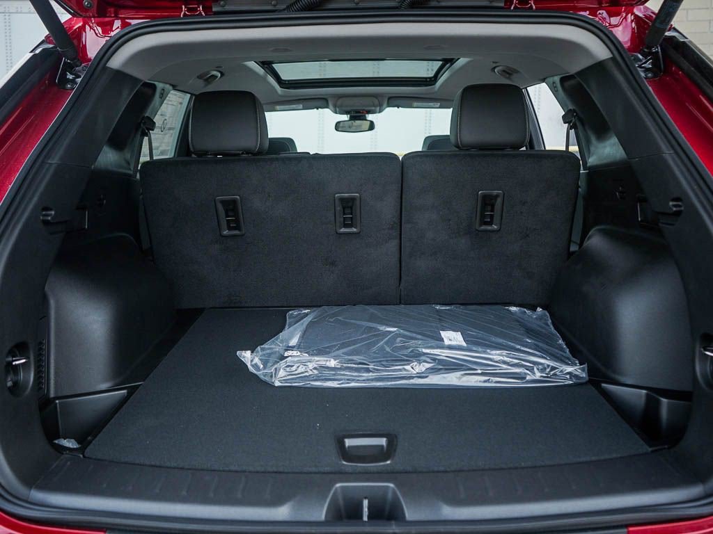 New 2026 Chevrolet Blazer LT w/ LPO, Black Grille Bar Package AWD/4WD image 7