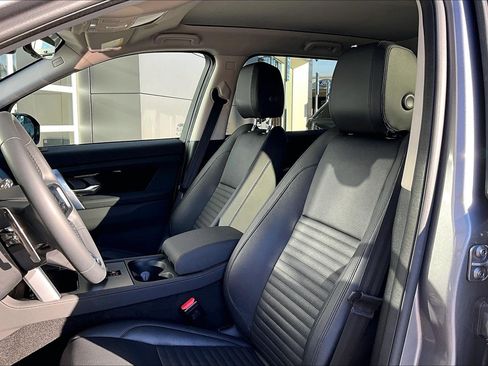 Used 2025 Land Rover Discovery Sport S image 25