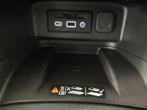 Used 2019 Chevrolet Equinox Premier AWD/4WD image 28