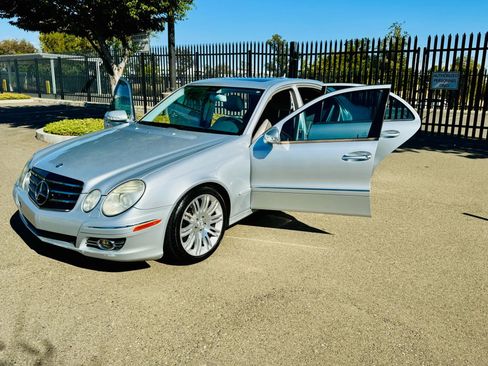 Used 2007 Mercedes-Benz E 350 Sedan image 30