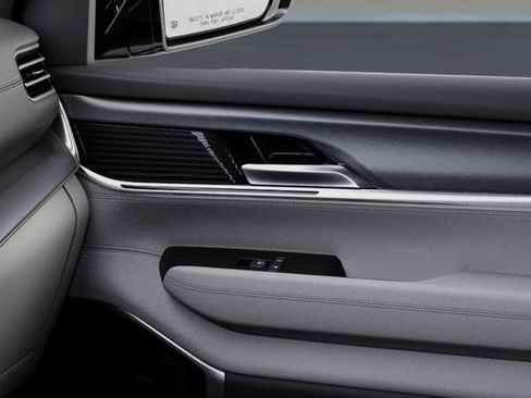 New 2026 Jeep Grand Wagoneer L 4WD w/ Premium Group I image 25